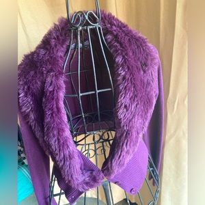 Purple sweater with faux fur collar, size L